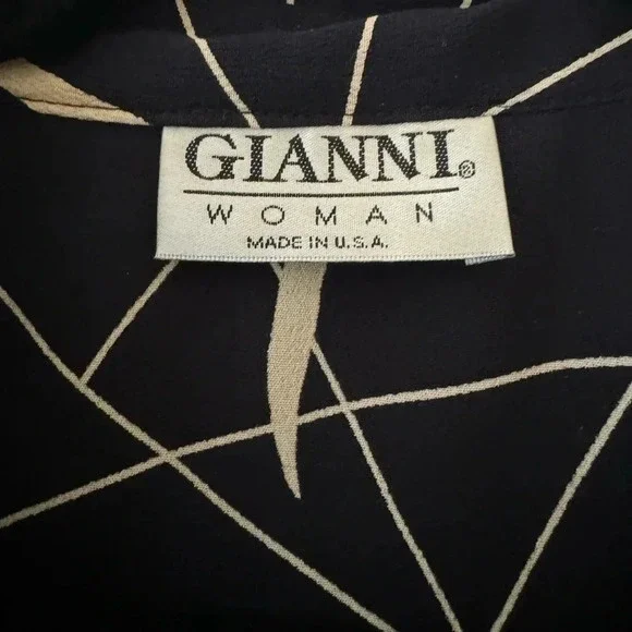 Gianni Navy Blue and Beige Blouse.  Size 20 - Picture 2 of 3